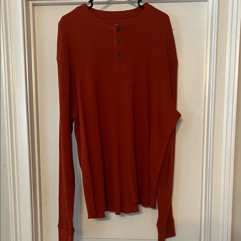 True Craft Men's Long Sleeve Henley in Rust